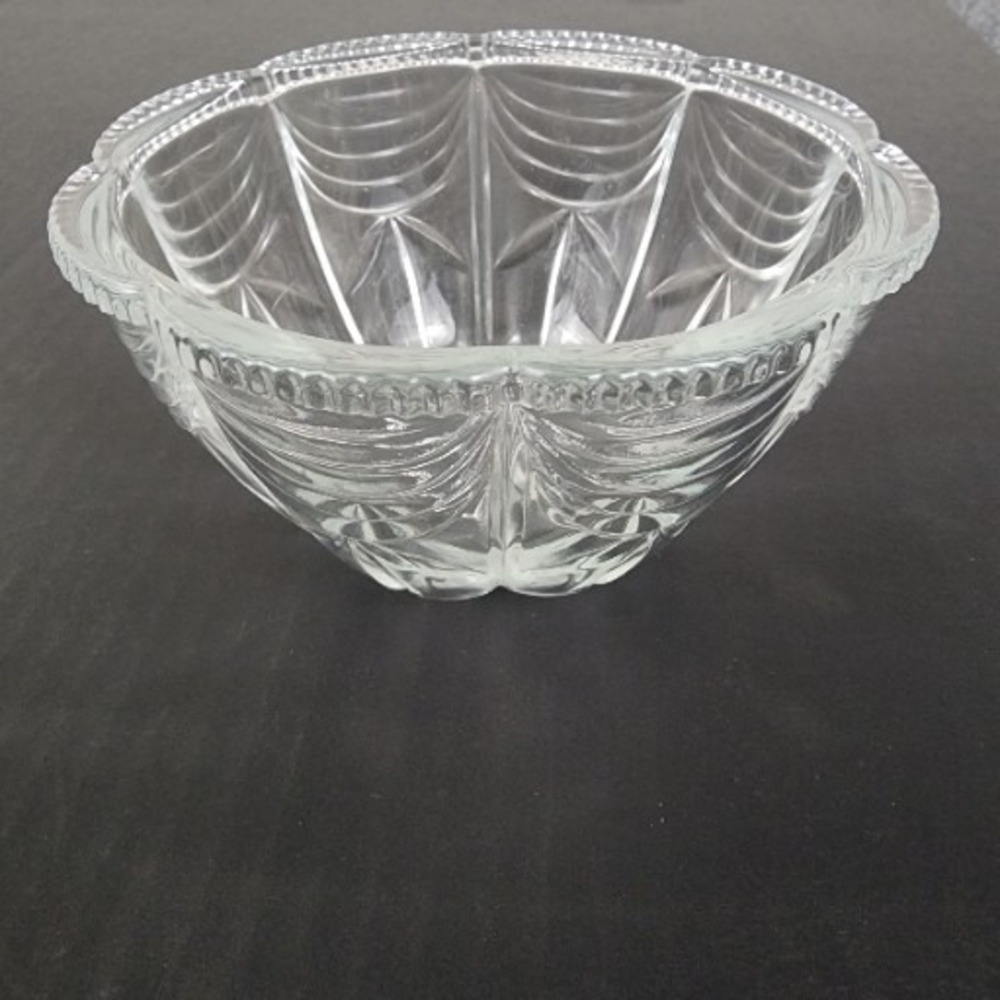 KIG Indonesia Small Etched Glass‎ Bowl 5 1/2 inch Wide 3 Inch Tall